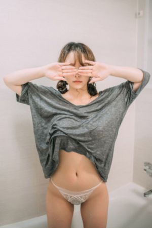 年轻的岳母 韩国_HD超清在线观看
