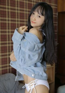 掀开校花的裙子挺进去_BD在线观看完整版
